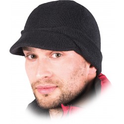Czapka zimowa z daszkiem REIS CZBAS czarna